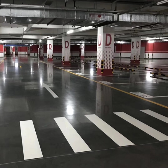 地坪涂料廠家-車庫(kù)地坪漆的應(yīng)用特點(diǎn)